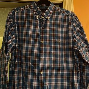 Vineyard Vines men’s button down shirt - size M